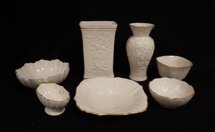 7 PIECE LOT OF LENOX CHINA: 7 PIECE LOT OF LENOX CHINA, TALLEST IS 7 1/4 IN