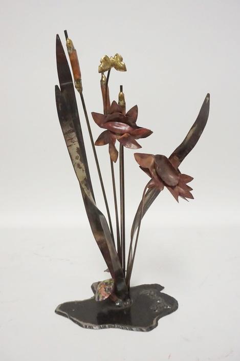 SIGNED GARY METAL SCULPTURE, FLOWERS: SIGNED GARY METAL SCULPTURE, FLOWERS, 14 IN HIGH
