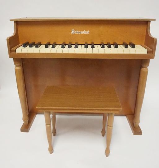 SCHOENHUT PIANO W/ORIGINAL BENCH: SCHOENHUT PIANO W/ORIGINAL BENCH, 23 1/4 IN WIDE X 19 3/4 IN HIGH X 10 1/4 IN DEEP
