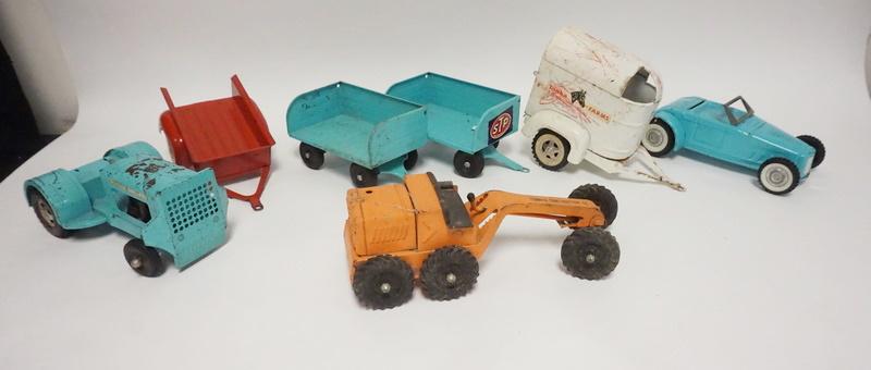 7 VINTAGE TONKA, SCRUTCO TOY TRAILERS & VEHICLES: 7 VINTAGE TONKA, SCRUTCO TOY TRAILERS & VEHICLES, AS FOUND