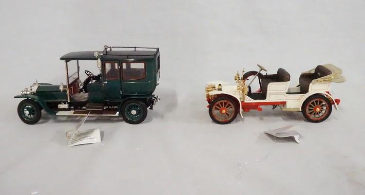 2 FRANKLIN MINT PRECISION MODEL CARS (1 of 2)