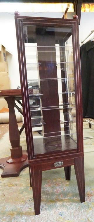 THOMAS PACCONI CLASSICS DISPLAY CASE (1 of 3)