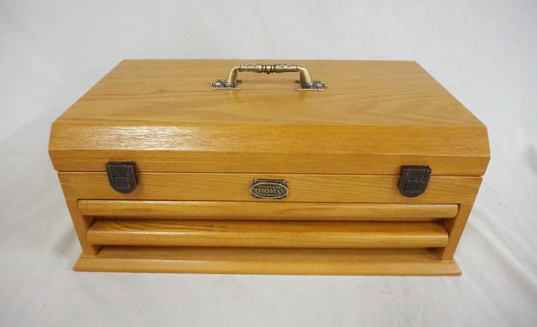 OAK HINGED 2 DRAWER STORAGE/DISPLAY BOX (1 of 2)