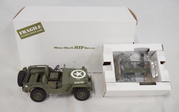 WWII JEEP REPLICA FROM THE DANBURY MINT: WWII JEEP REPLICA FROM THE DANBURY MINT.