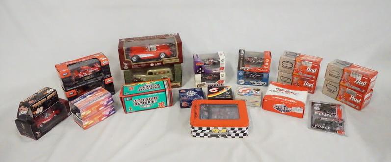 LARGE LOT OF MODEL CARS (1 of 7)