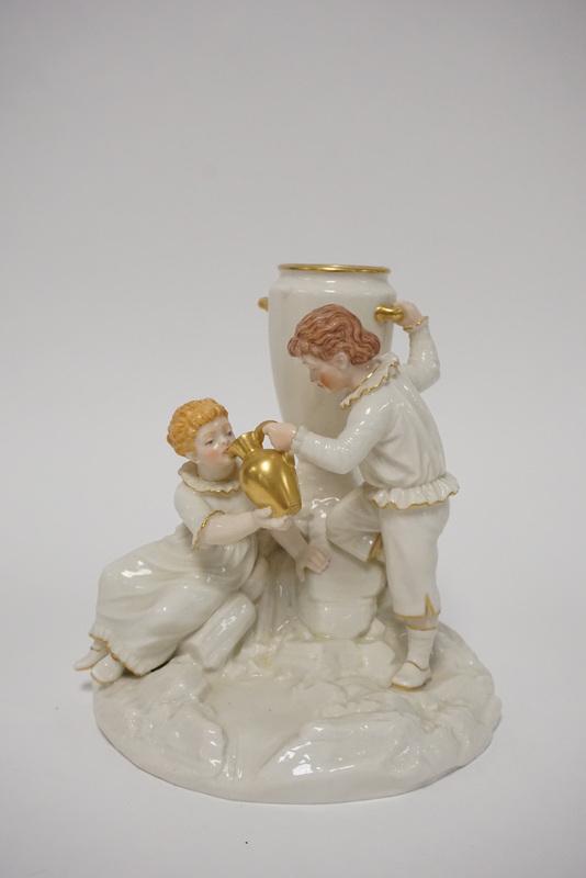 ROYAL WORCESTER FIGURAL BUD VASE (1 of 4)