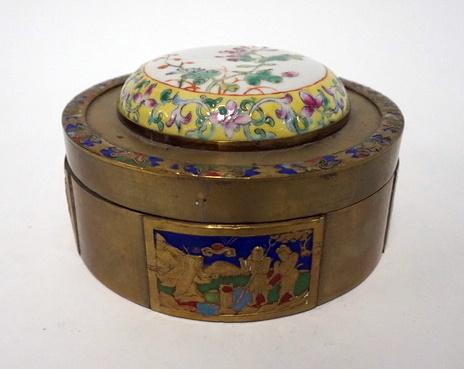 CHINESE CLOISONNE ROUND COVERED BOX (1 of 6)