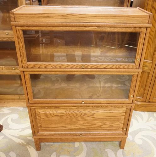SOLID OAK 3 SECTION BARRISTER BOOKCASE (1 of 2)