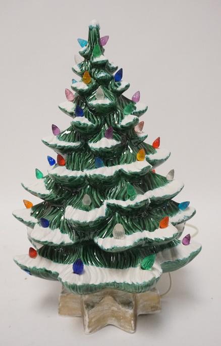 CHRISTMAS TREE LAMP (1 of 2)
