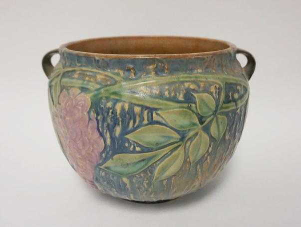 ROSEVILLE WISTERIA POT (1 of 6)