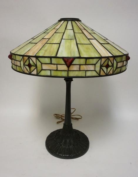 ANTIQUE STAINED GLASS TABLE LAMP (1 of 5)