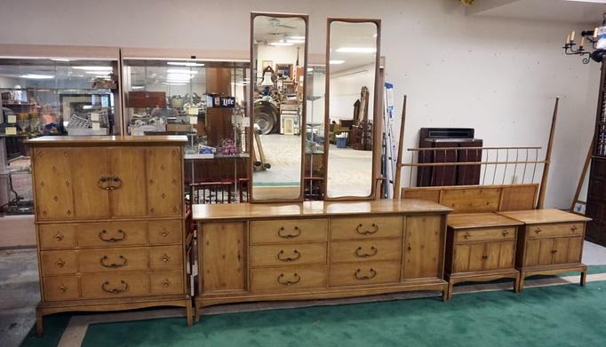 MID CENTURY MODERN 5 PC BEDROOM SET (1 of 8)