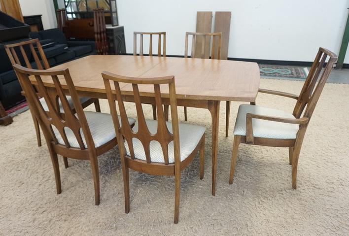 BROYHILL BRASILLIA TABLE AND CHAIRS (1 of 7)