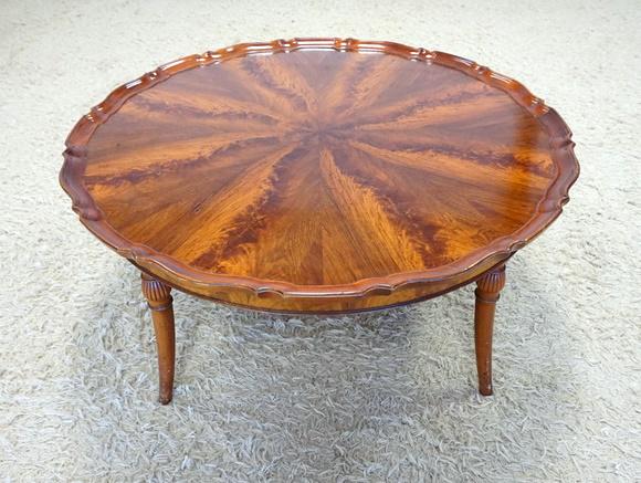SCALLOPED EDGE COFFEE TABLE (1 of 2)