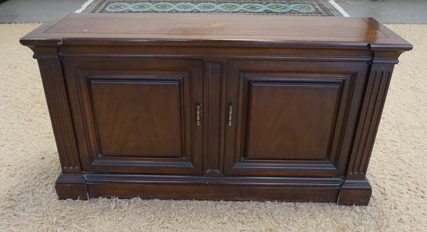 DREXEL WALNUT HALL ENTRY PIECE (1 of 3)