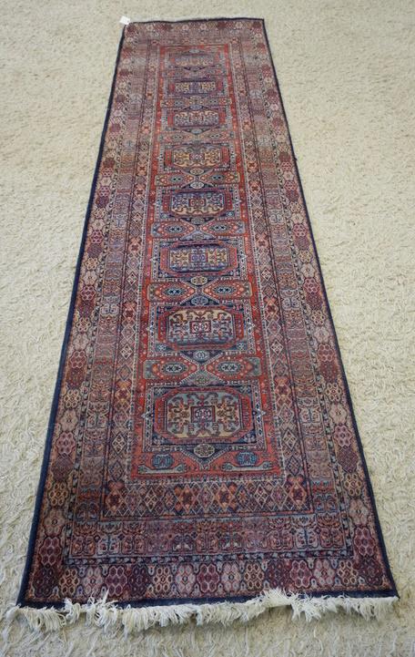 ORIENTAL RUNNER (1 of 3)