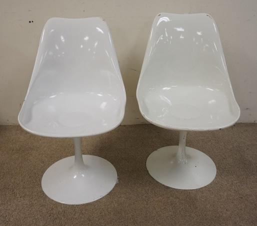 PAIR OF WHITE MODERN SWIVEL CHAIRS: PAIR OF WHITE MODERN SWIVEL CHAIRS, BOTH HAVE SCUFFING ON THE UPPER CORNERS, ONE ON THE SIDE OF THE SEAT, 32 IN HIGH
