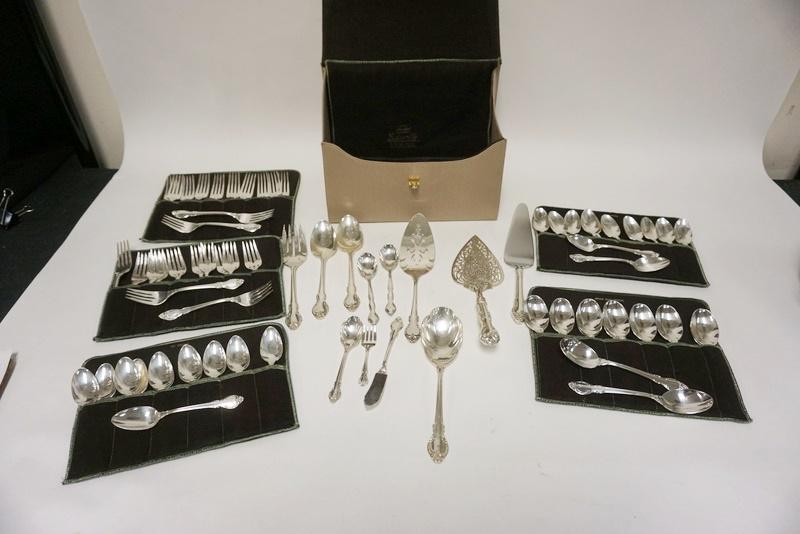 HOLMES & EDWARDS SILVER PLATE FLATWARE (1 of 3)