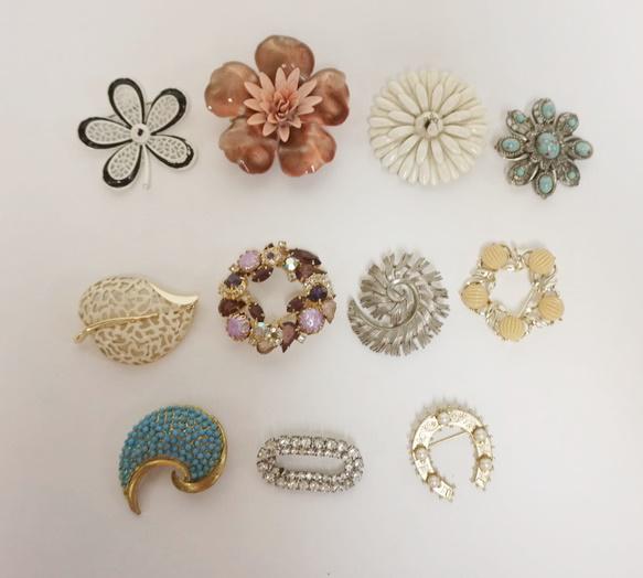 11 BROOCHES (1 of 1)