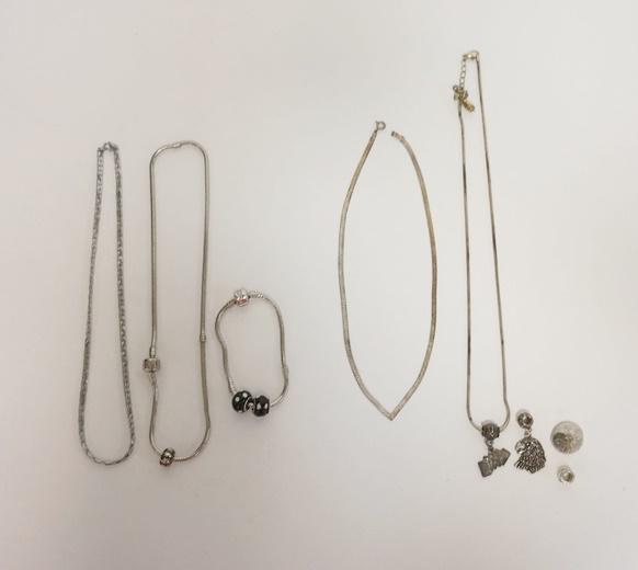 JEWELRY W/STERLING SILVER & PANDORA: JEWELRY W/STERLING SILVER & PANDORA