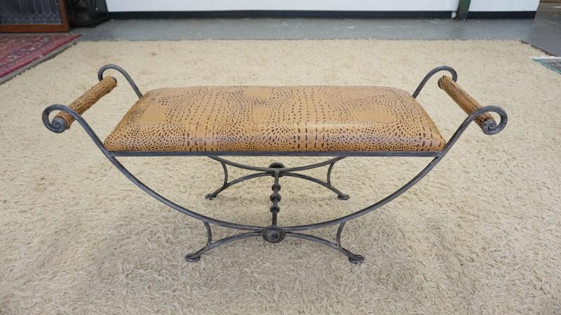 FANCY WROUGHT IRON BENCH (1 of 3)