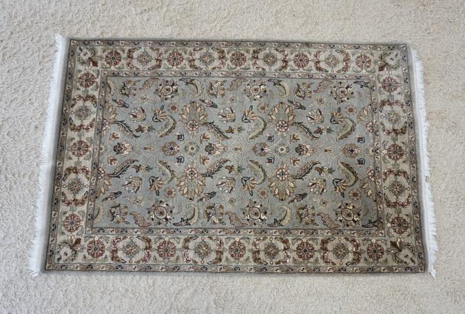 HAND WOVEN AREA RUG: HAND WOVEN AREA RUG, 4 FT X 6 FT 2 IN