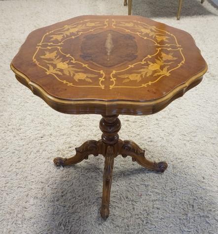 LAMP TABLE WITH INLAID TOP: LAMP TABLE WITH INLAID TOP, TURNED PEDESTAL, AND CARVED FEET. FINISH WEAR ON TOP, 28 IN X 29 1/4 IN HIGH