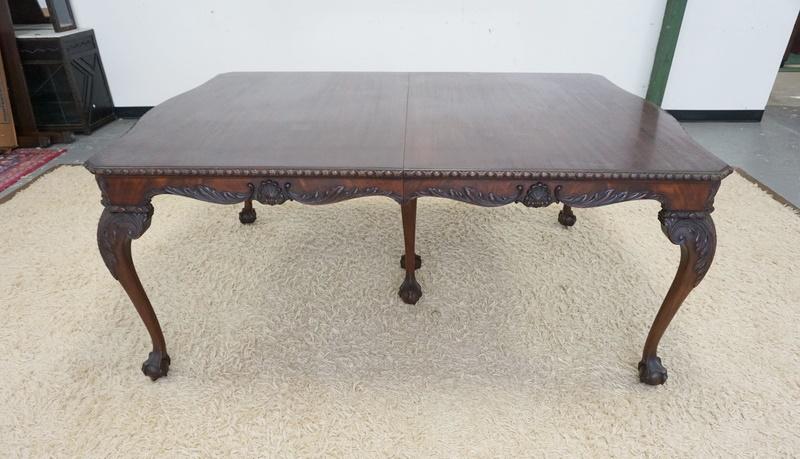 CHIPENDALE STYLE DINING TABLE (1 of 4)