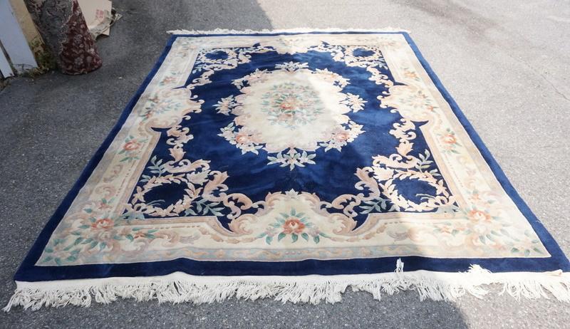 ROOM SIZE RUG (1 of 4)