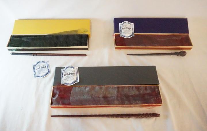 3 HARRY POTTER THE NOBLE COLLECTION WAND REPLICAS (1 of 8)