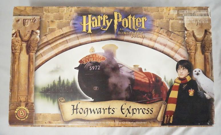 BACHMANN HOGWARTS EXPRESS TRAIN SET (1 of 4)