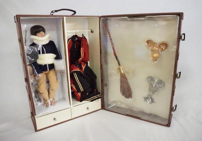 TONNER HARRY POTTER TRIWIZARD DOLL IN TRUNK (1 of 10)