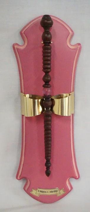 HARRY POTTER DOLORES UMBRIGDE WAND & PLAQUE (1 of 3)