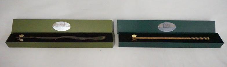 2 THE NOBLE COLLECTION HARRY POTTER WAND REPLICAS (1 of 5)