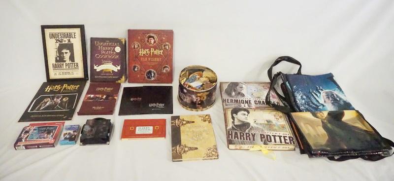 LOT OF MISC. HARRY POTTER COLLECTABLES (1 of 11)