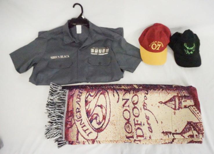 HARRY POTTER CLOTHING/BLANKET LOT (1 of 2)