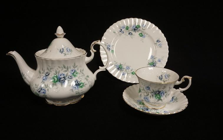 ROYAL ALBERT *INSPIRATION* TEAPOT & TRIO (1 of 2)