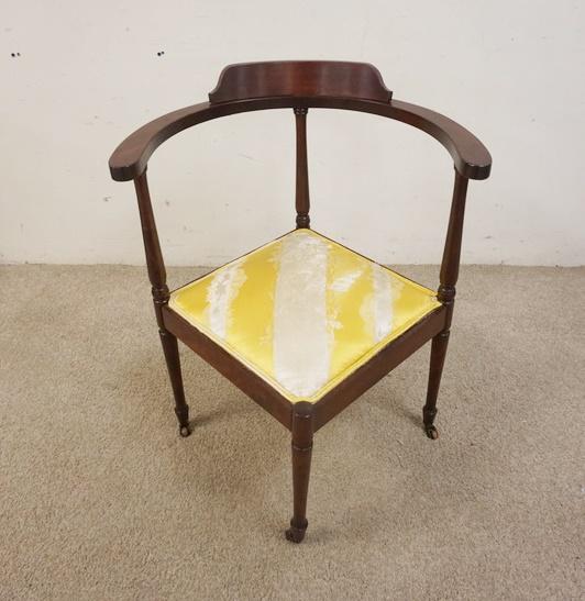 VICTORIAN CORNER CHAIR (1 of 2)