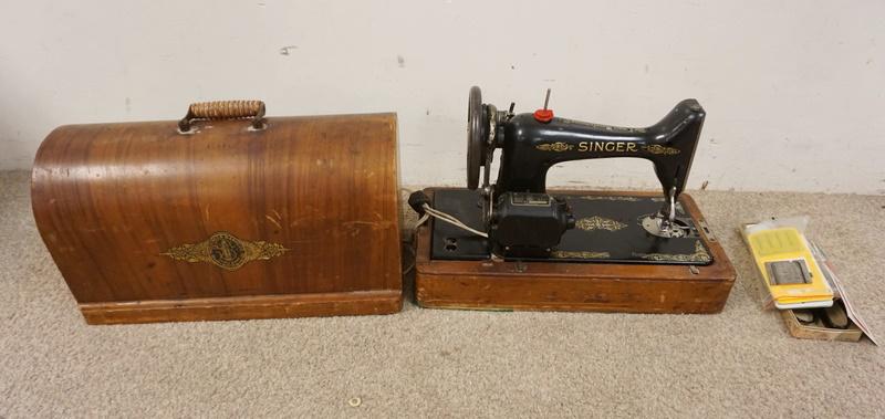 ANTIQUE SINGER SEWING MACHINE: ANTIQUE SINGER SEWING MACHINE