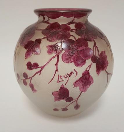 LEGRAS BULBOUS CAMEO ART GLASS VASE (1 of 5)