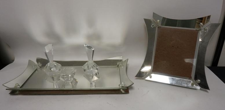 MIRRORED DRESSER SET (1 of 4)