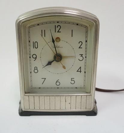 GENERAL ELECTRIC TELECHRON CLOCK (1 of 3)