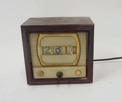 NUMECHRON *TELE-VISION* CLOCK (1 of 3)