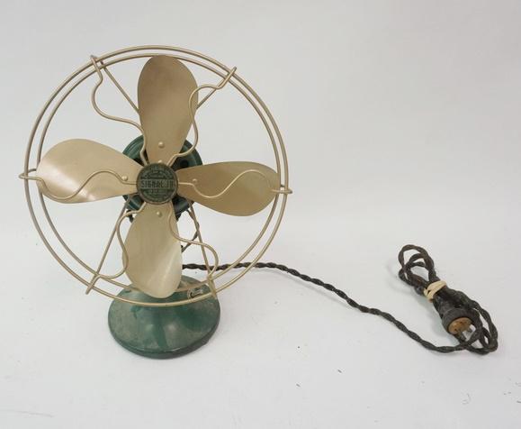 Signal Jr Electric Fan