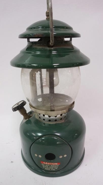 COLEMAN LANTERN MODEL J120 (1 of 3)