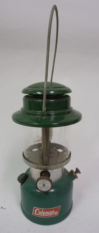 COLEMAN LANTERN MODEL 335 (1 of 3)