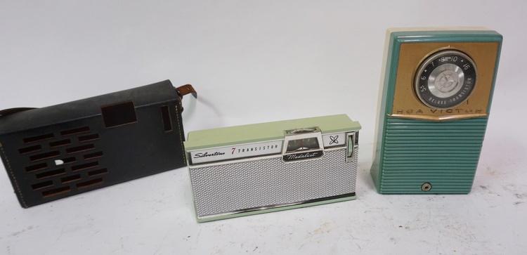 2 VINTAGE TRANSISTOR RADIOS (1 of 6)