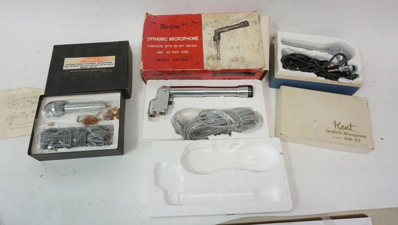 LOT OF 3 MICROPHONES (1 of 4)