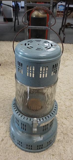 PERFECTION KEROSENE HEATER (1 of 3)