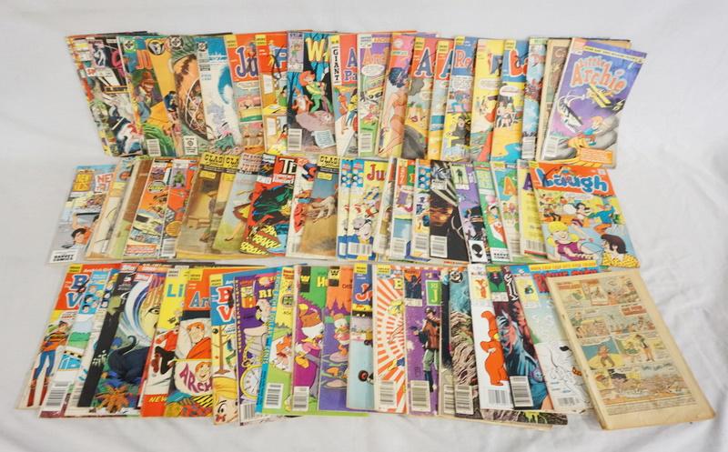 LOT OF COMIC BOOKS (1 of 1)